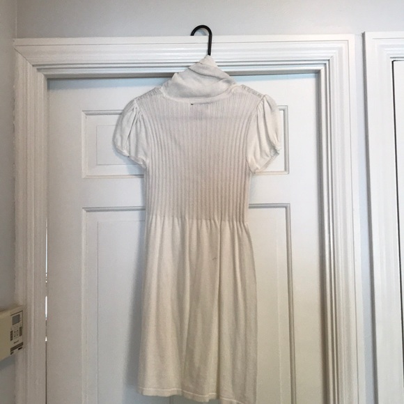 Ivory tunic sweater with cap sleeves and cowl neck - Picture 2 of 2